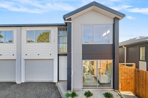 7C Maroubra Place, Botany Downs, Auckland