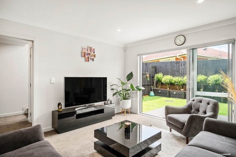 76 Paretaiuru Crescent, Papakura, Papakura