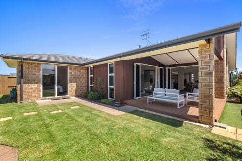 8 Tuaia Street, Pyes Pa, Tauranga