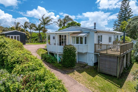 15 Wellington Road, Surfdale, Waiheke Island