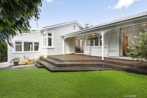 9 Newcombe Crescent, Karori, Wellington