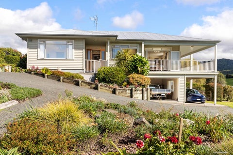 52 Pukekereru Lane, WHAKATIWAI, MIRANDA