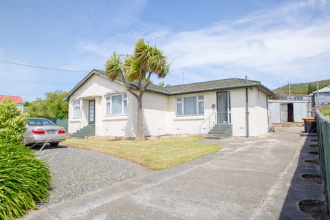 18 Budd Street, Bluff