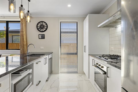 14 TE WHARO DRIVE
