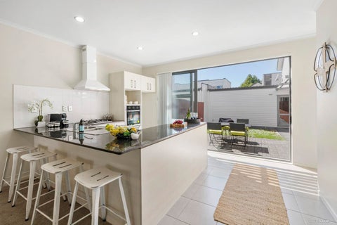 6 Willow Camp Road, Takanini, Auckland