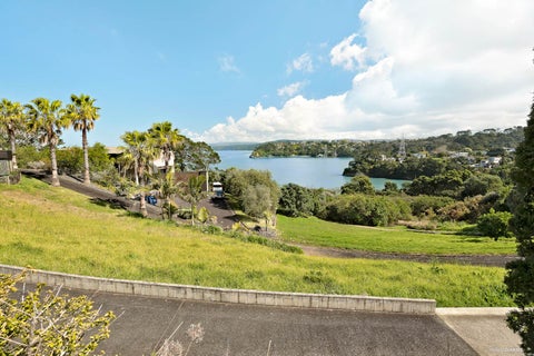 32A Strathnaver Crescent, Lynfield, Auckland