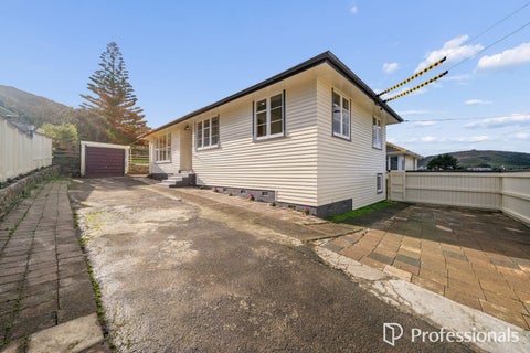 1 Wakefield Terrace, Tawa, Wellington