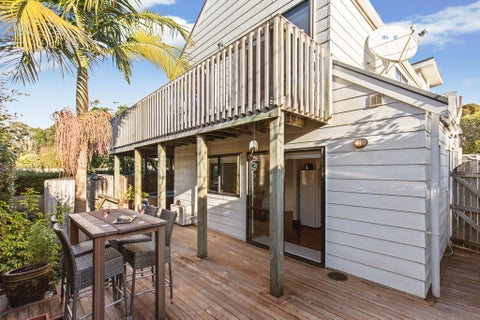 7 Pohutukawa Road, Beachlands, Auckland