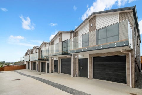 20B Sabot Place, Massey, Auckland