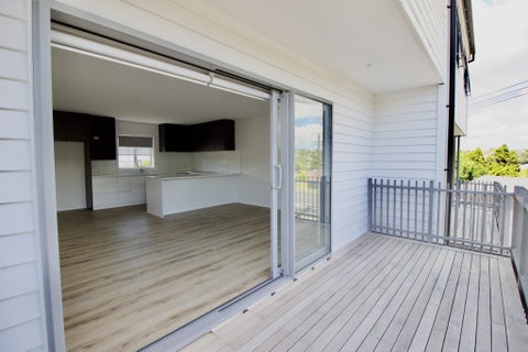 2/94 Target Road, Totara Vale, Auckland