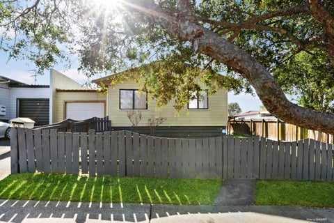 2/82 Shifnal Drive, Randwick Park, Auckland