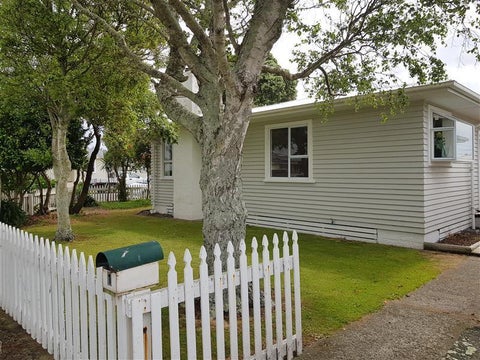 1 Bone Crescent, Hawera