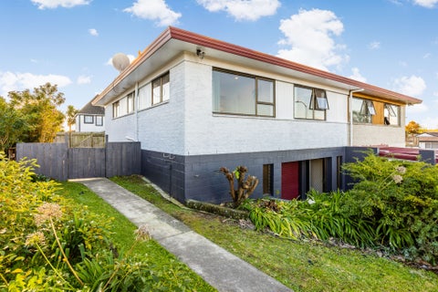 2/9 Malte Brun Place, Papatoetoe, Auckland