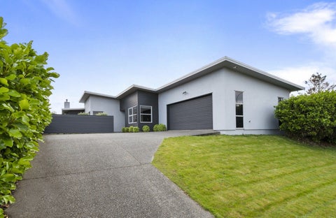 81 Pacific Drive, Fitzherbert, Palmerston North