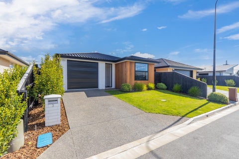 3 Godley Place, Woodend, Woodend