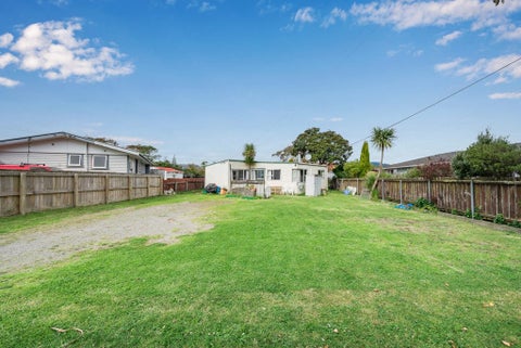 16 Walton Road, Paraparaumu Beach, Paraparaumu