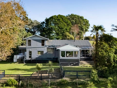 1939 South Road, Pitone, New Plymouth