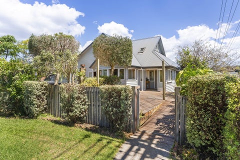 83B Sale Street, Cockle Bay, Auckland