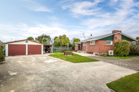 64 Main North Road, Woodend, Woodend