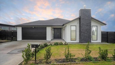 11 Riverhead Point Drive, Riverhead, Riverhead