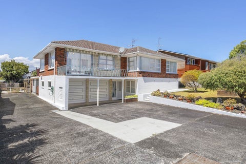 9 Manhattan Heights, Glendene, Auckland