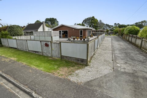 16 Carthew Street, Okato, Okato