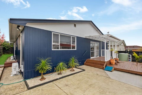 11C Bamboo Grove, Kelston, Auckland