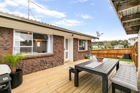 1/27 Mannering Place, Hillcrest, Auckland