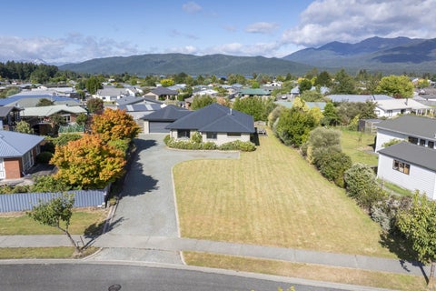 60 Lawson Burrows Crescent, Te Anau, Te Anau