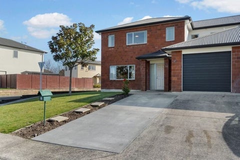 17 Gordon Davies Lane, Huntington, Hamilton