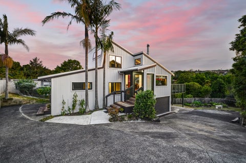 10 Oliver Twist Avenue, Mellons Bay, Manukau City, Auckland