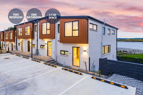 12/21 Hazards Road, Weymouth, Auckland