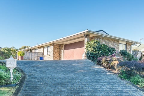 10 Chilton Drive, Paraparaumu
