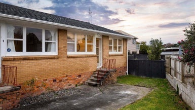 2/102 Mcleod Road, Te Atatu South, Waitakere