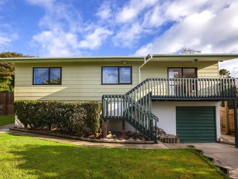 71 Omapere Street, Whitby, Porirua