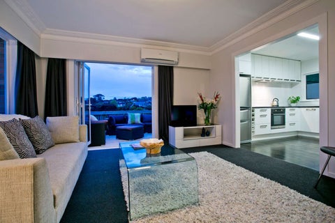 1/73 Lake Road, Northcote, Auckland