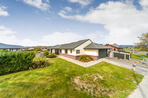 115 Schnell Drive, Kelvin Grove, Palmerston North