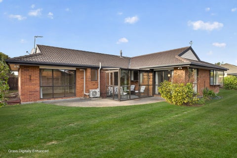 8 Ronald George Place, Parklands, Christchurch