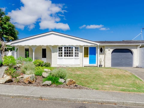 20 Fleetwood Grove, Waikanae, Waikanae