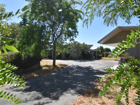 294 High Street South, Carterton