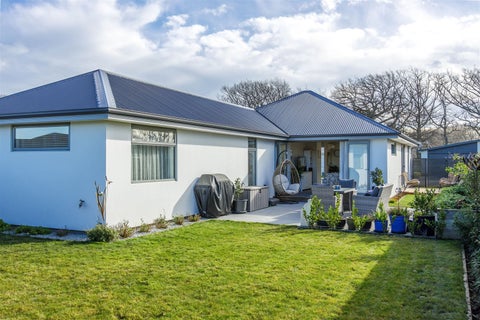 8 Crossley Avenue, Woodend, Woodend