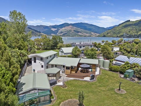 6B Lady Cobham Grove, Picton