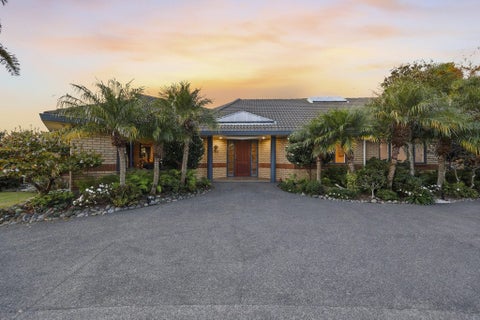 8 The Mews, Shamrock Park, Auckland