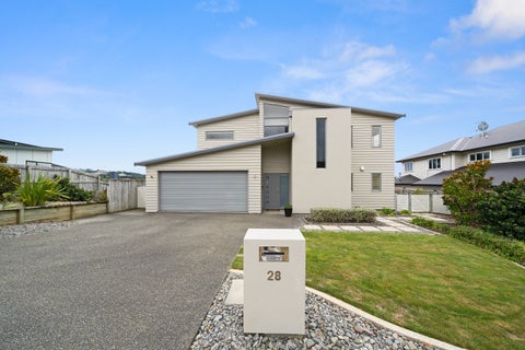 28 Endeavour Drive, Whitby, Porirua