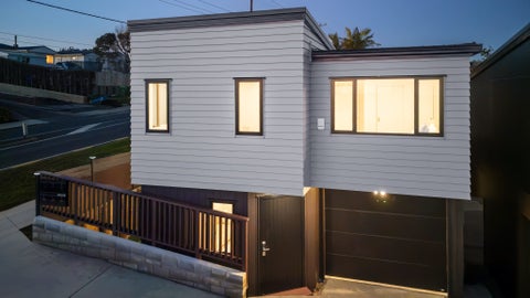 24A Roberts Road, Glenfield, Auckland