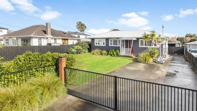 712 Te Atatu Road, Te Atatu Peninsula, Auckland