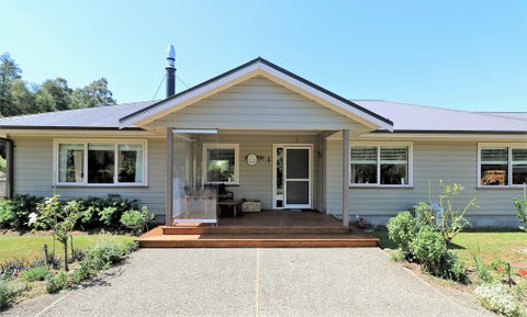 81 Lincoln Road, Carterton