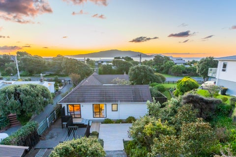 50 Field Way, Waikanae Beach, Waikanae