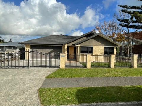 11 Johnson Street, Bulls