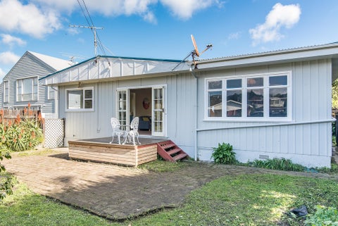 11A Lambley Road, Titahi Bay, Porirua